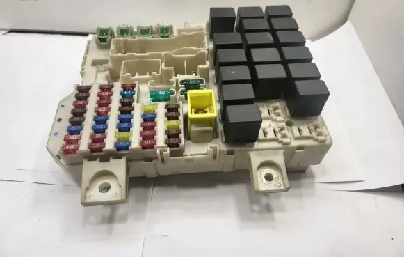 Mitsubishi Colt CZ3 Fuse box set MN108319