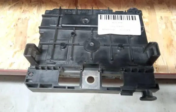 Citroen C4 I Fuse module 9664706280