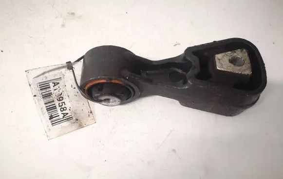 Peugeot 407 Engine mount bracket 