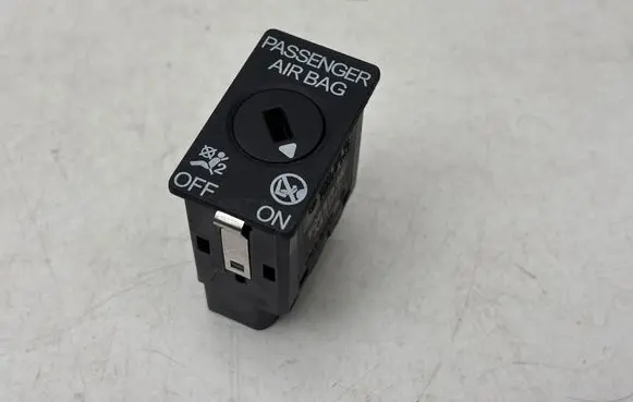 Volkswagen Golf Sportsvan Passenger airbag on/off switch 5Q0919237