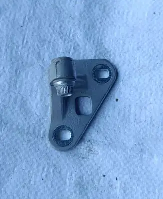 Mercedes-Benz E W211 Front door upper hinge 02M08