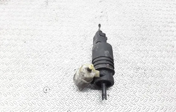 Volkswagen Touran I Windscreen/windshield washer pump