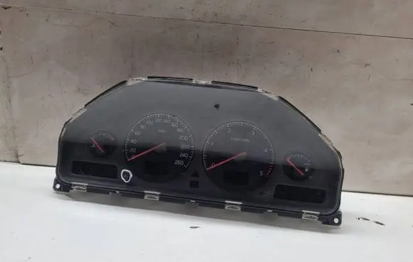 Volvo V70 Speedometer (instrument cluster) 9459821 9499671 69294580T