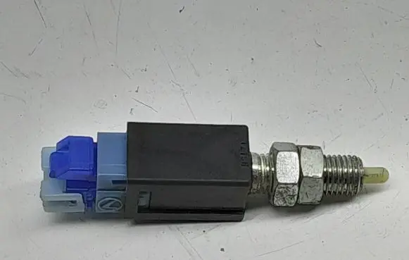 Subaru XV I Clutch pedal sensor 