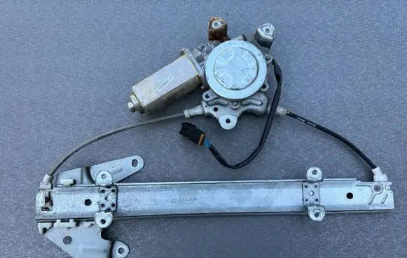Nissan Terrano Rear door window regulator with motor 82730-83G10 8273083G10