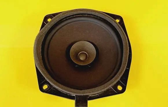 Mitsubishi Outlander Rear door speaker 370717 MR301667