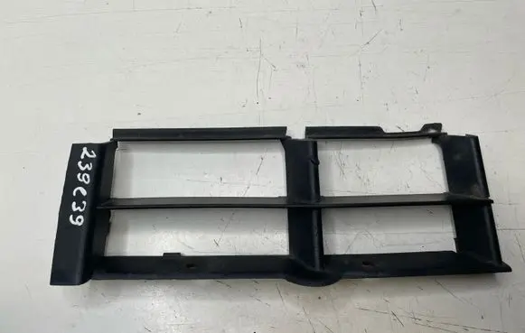 BMW 5 E39 Front bumper lower grill 8235673