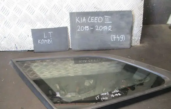 KIA Ceed Front triangle window/glass 