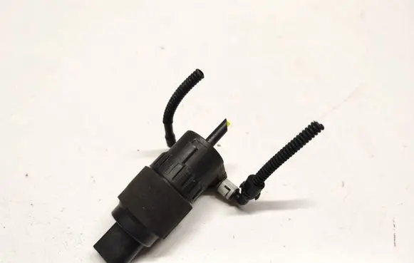 Porsche Macan (95B) Windscreen/windshield washer pump
