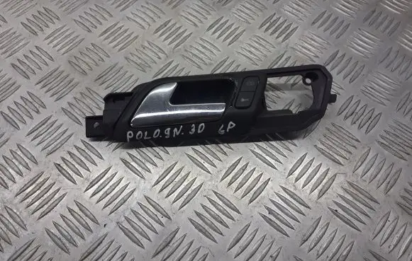 Volkswagen Polo IV 9N3 Front door interior handle 6Q1837247E