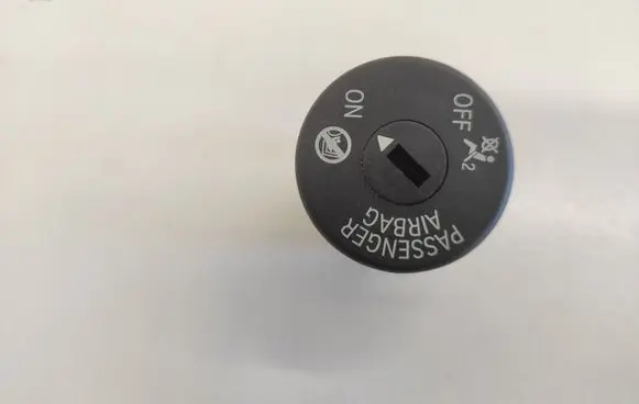 BMW 5 G30 G31 G38 Passenger airbag on/off switch 932650101