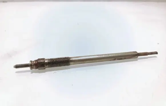 Toyota Corolla Verso AR10 Glow plug 1985026022