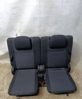 Toyota Verso Third row seats 