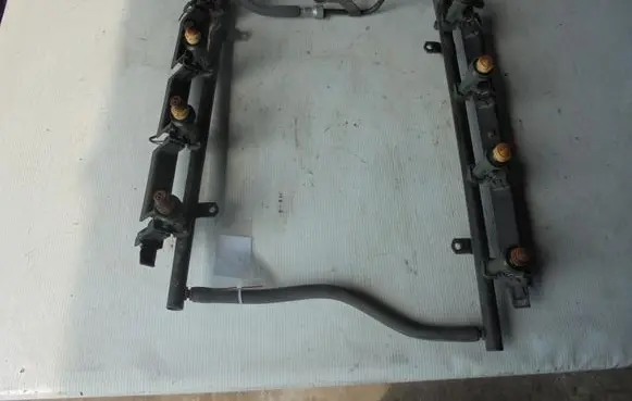 Jaguar XK8 - XKR Fuel main line pipe 96JV14A390BB