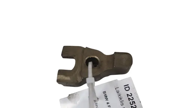 BMW 4 F32 F33 Fuel Injector clamp holder 
