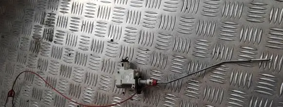 Fuel tank cap lock motor