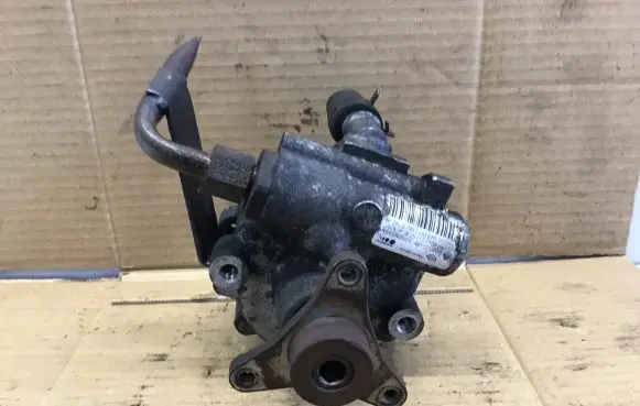 Renault Trafic II (X83) Power steering pump 7613955577