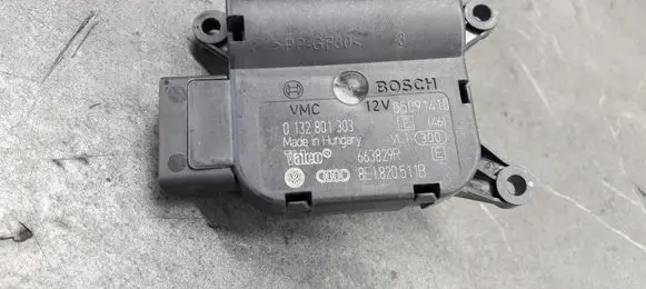 Audi A4 S4 B6 8E 8H A/C air flow flap actuator/motor 0132801303