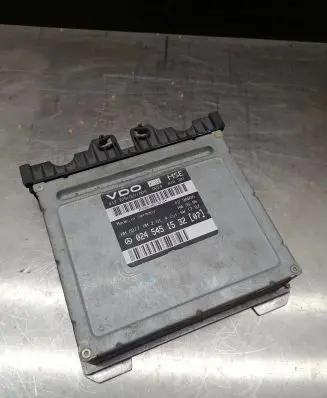 Mercedes-Benz CLK A208 C208 Engine control unit/module 0245451532