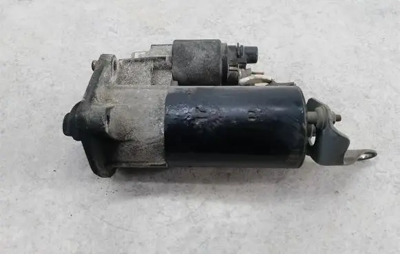 Volvo V70 Starter motor 0001108167