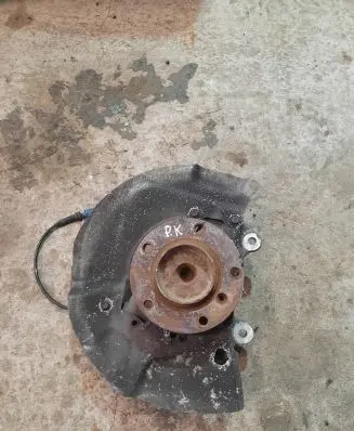 BMW 5 E60 E61 Front wheel hub 6760953 6760953L 69087059