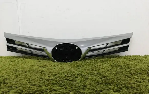 Toyota Corolla E160 E170 Front bumper upper radiator grill 53111-02a80