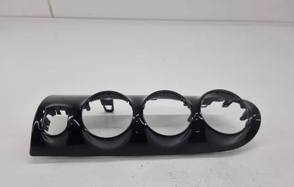 Dashboard glove box trim