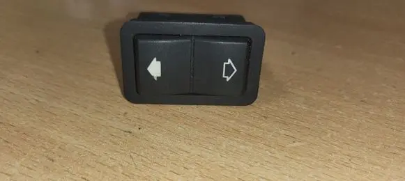 BMW 5 E39 Electric window control switch 8368974