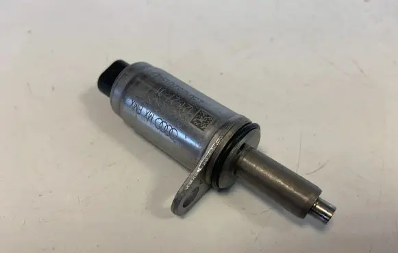 Audi Q5 SQ5 Camshaft vanos timing valve 06E103697T