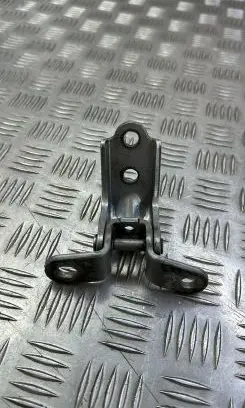 KIA Sportage Rear door lower hinge