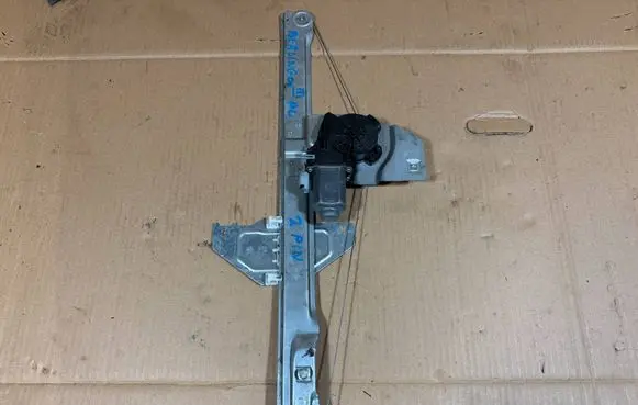 Citroen Berlingo Front door window regulator with motor 402105B