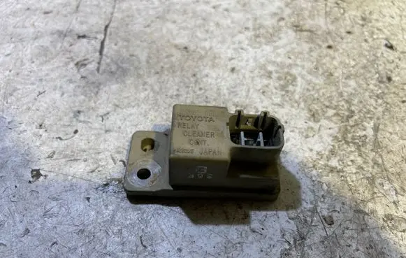 Toyota Avensis T250 Window wiper relay 8594205030