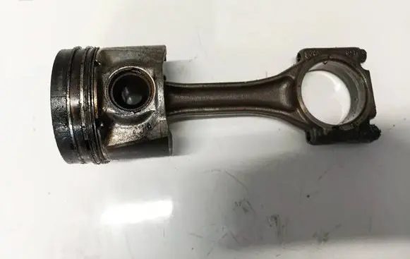 Volkswagen Polo III 6N 6N2 6NF Piston with connecting rod 045B V300