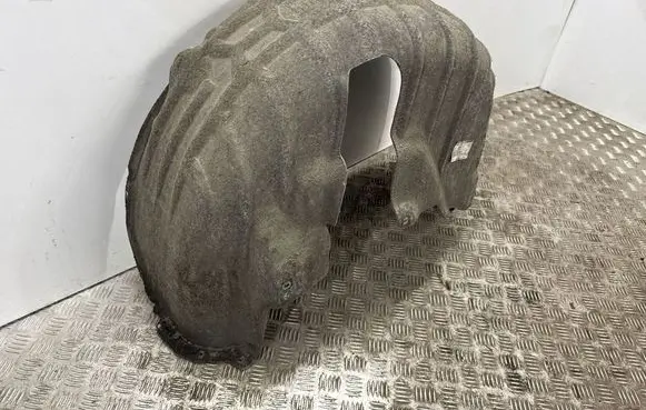 Rear arch fender liner splash guards