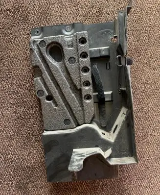 Mercedes-Benz C W203 Tool box 2038900061