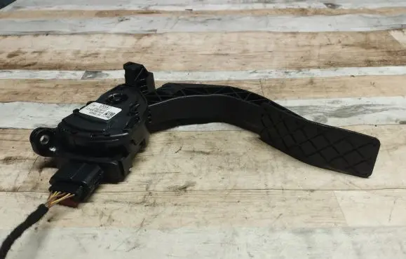 Audi A6 S6 C6 4F Accelerator throttle pedal 8K1723523