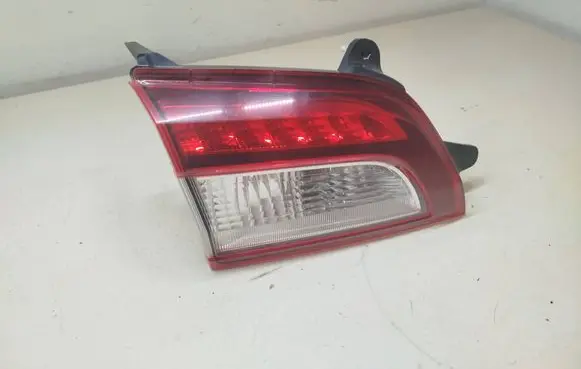 Subaru Outback (BS) Tailgate rear/tail lights 13260228
