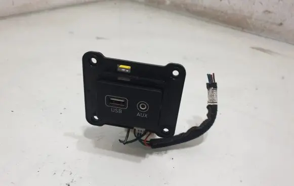 Hyundai Santa Fe USB socket connector 96120S1100
