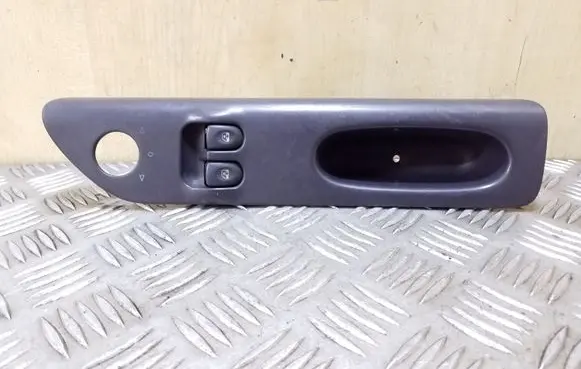 Renault Espace III Electric window control switch 7701708150