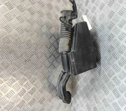 Lexus CT 200H Air intake duct part 1775237060 1775137100