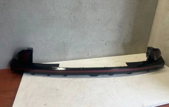 Tailgate rear/tail lights