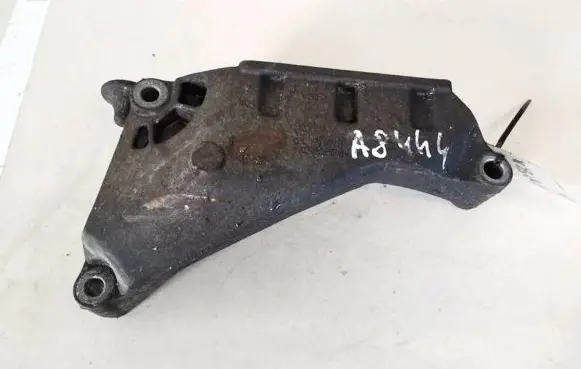 Volkswagen Transporter - Caravelle T5 Engine mounting bracket 05l199207b