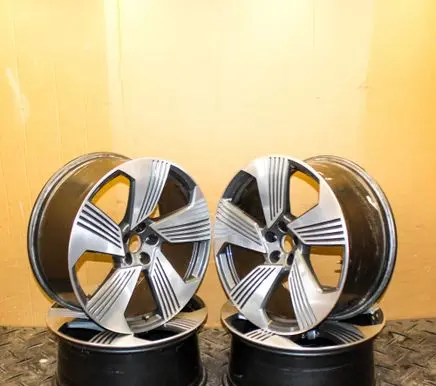 Audi e-tron R21 alloy rim 4KE601025F