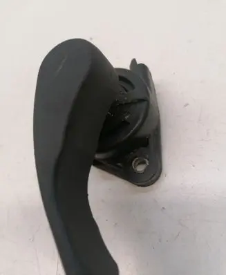 Engine bonnet (hood) release handle