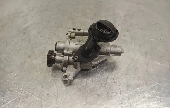 Audi A4 S4 B8 8K Oil pump 06H115105AF