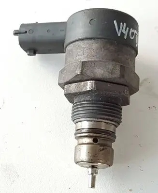 Volvo V40 Fuel pressure regulator 31216313 12384706 0281002990
