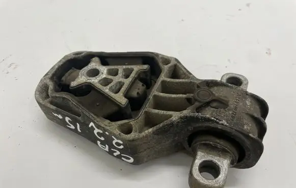 Mercedes-Benz CLA C117 X117 W117 Engine mount bracket A2462401209
