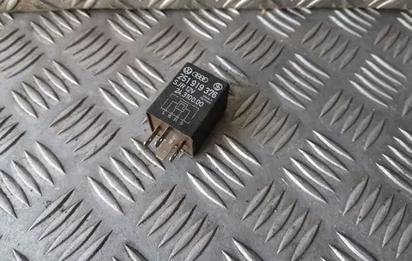 Volkswagen Golf II Other relay 251919376 24310000