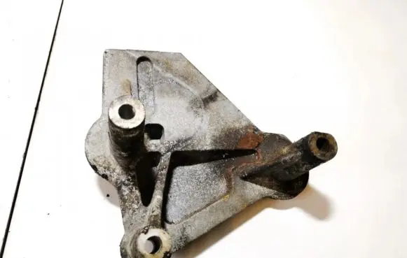 Chrysler Voyager Engine mounting bracket 4612239d