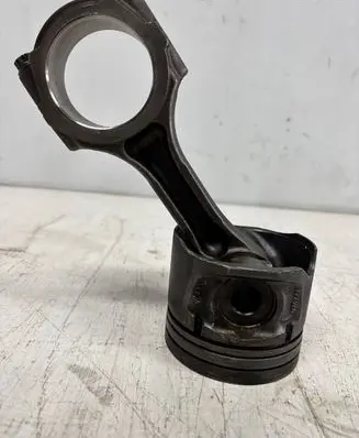 Toyota Land Cruiser (J120) Piston with connecting rod